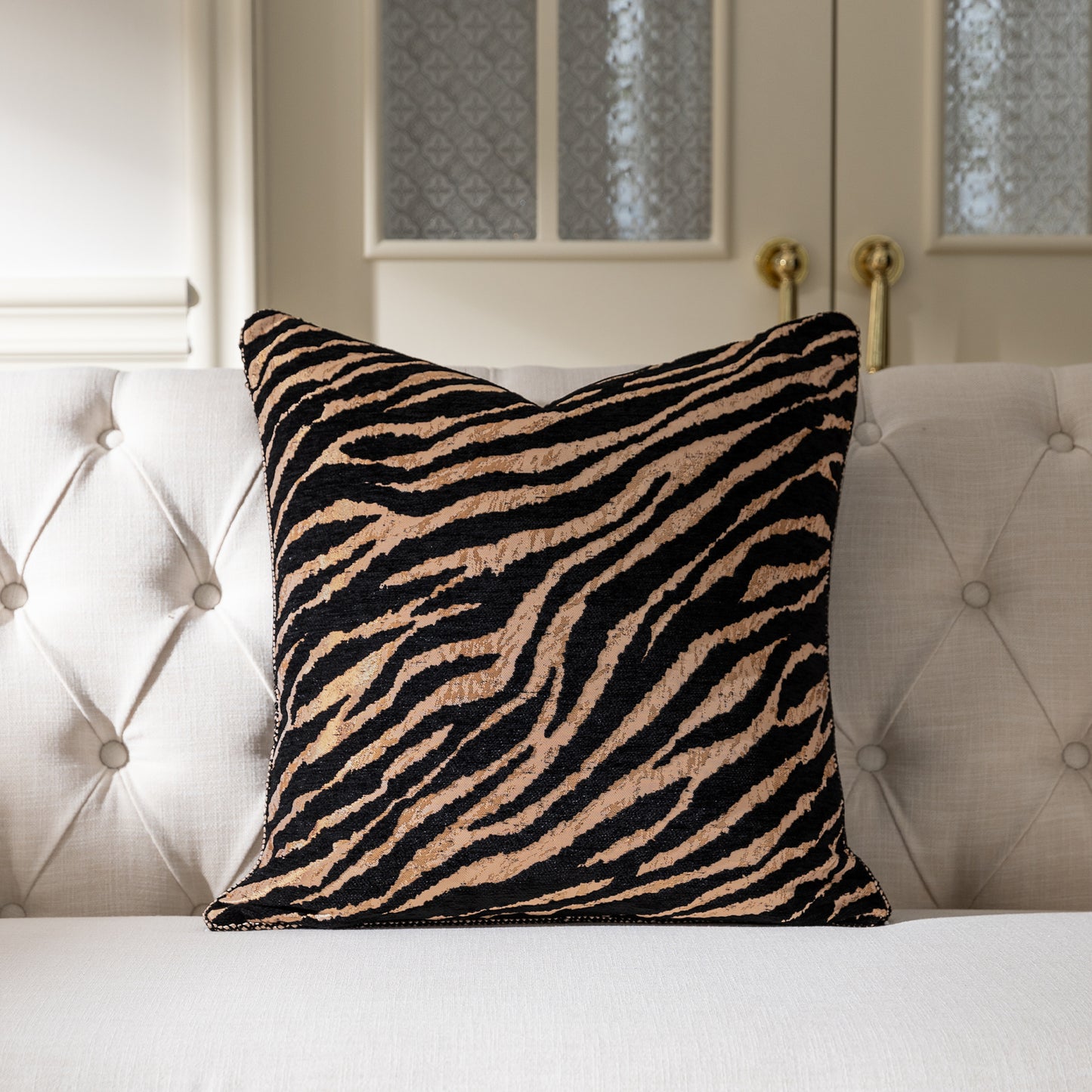 Stylish Tiger Print 20" Square Jacquard Pillow Cover 1-Piece