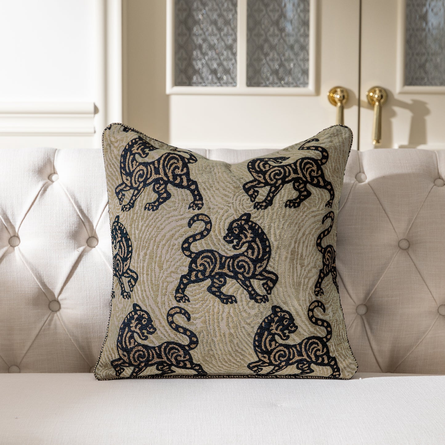 Vintage Kirin 20" Square Jacquard Pillow Cover 1-Piece