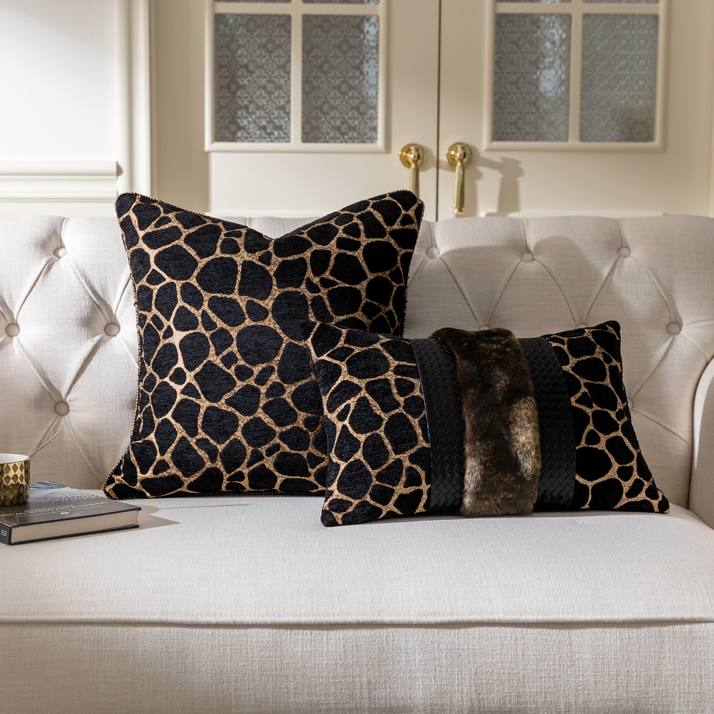 Safari Giraffe Print 20" Square Jacquard Pillow Cover 1-Piece