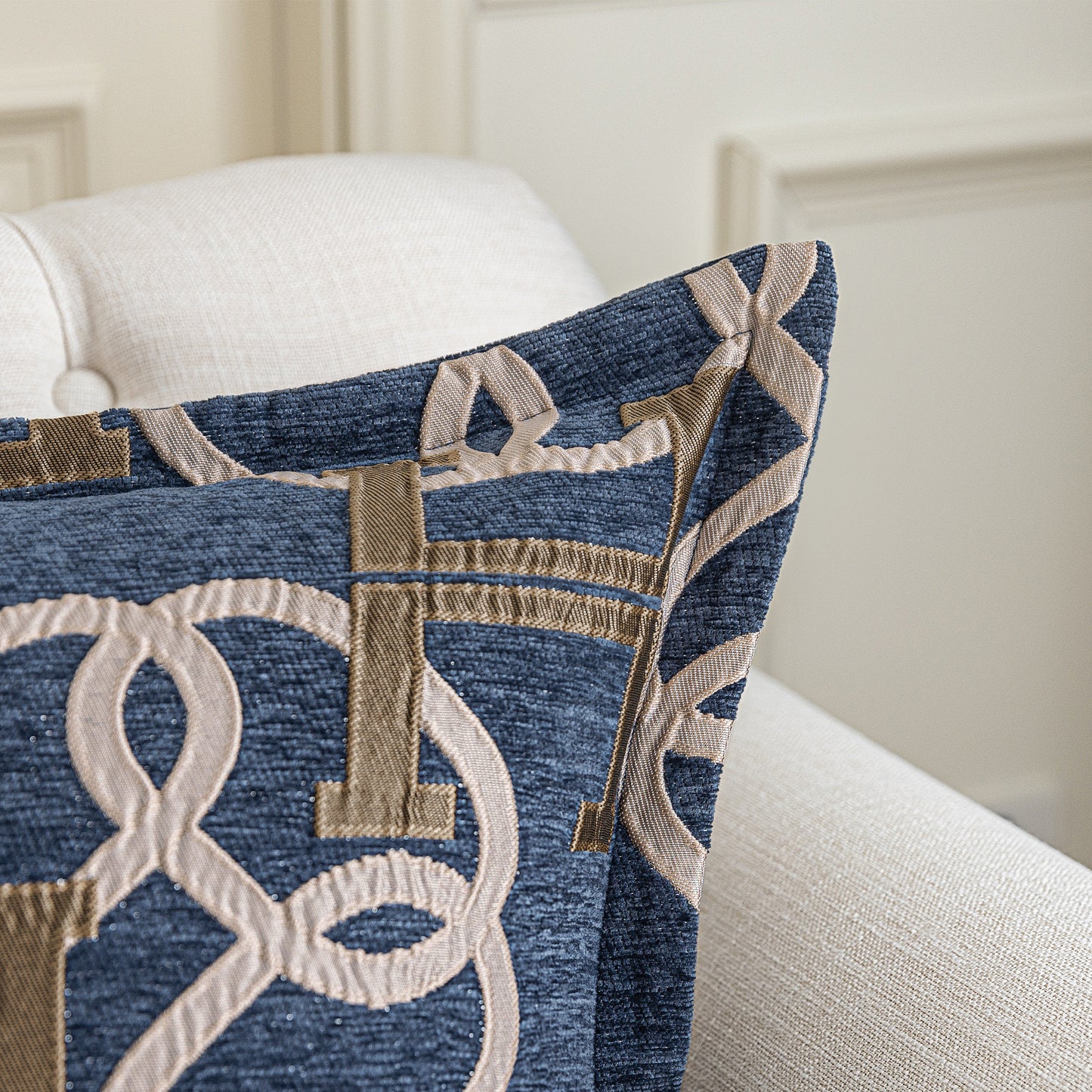 1-Piece Letter H & Chain 20"x20" Pillow Covers Blue