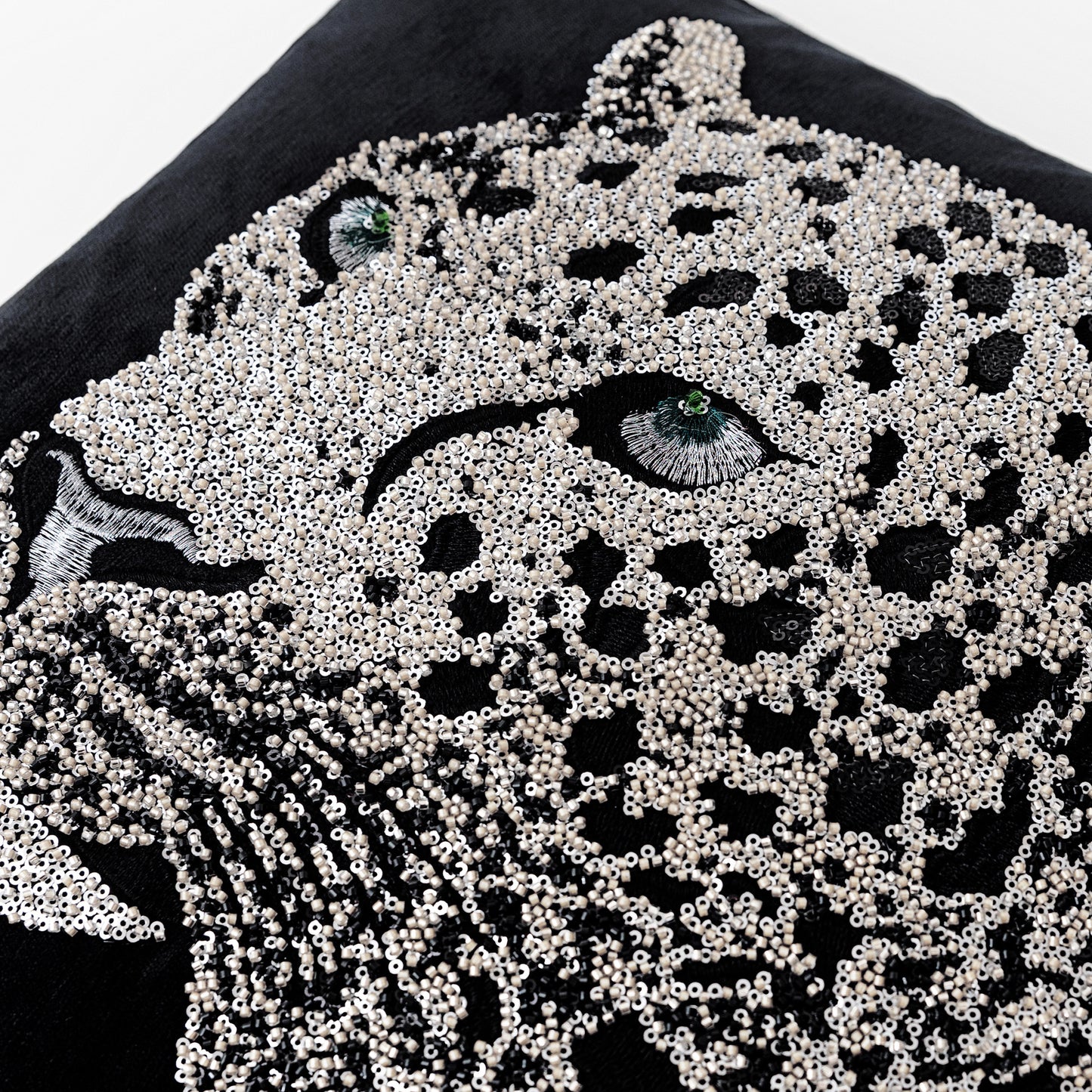 1-Piece Luxury Leopard Embroidered 20" Pillow Cover
